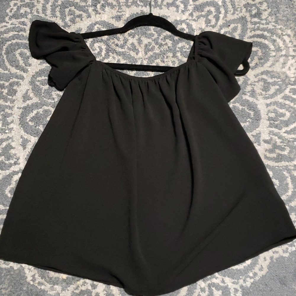 Emetla Off the shoulder top